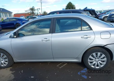 2013 Toyota Corolla Le z USA, uszkodzony, nr VIN 2T1BU4EE1DC015336
